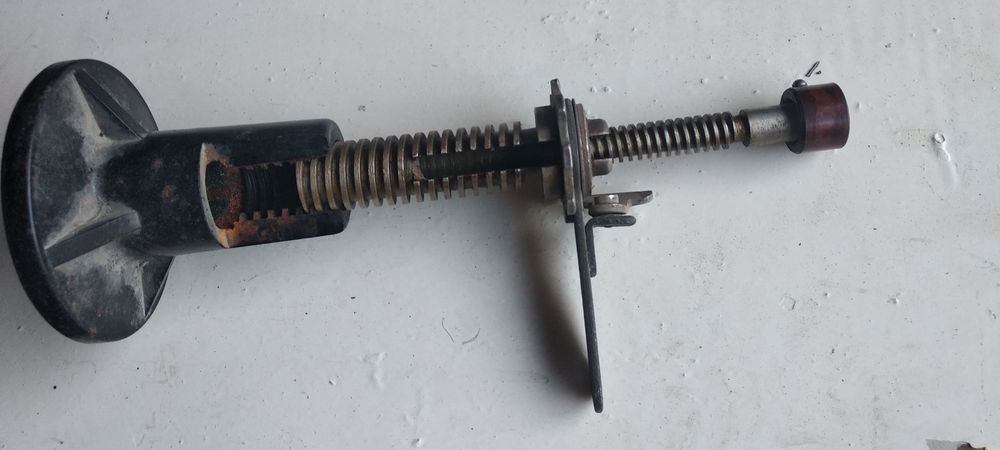 Домкрат Учебное наглядное, пособие в разрезе.