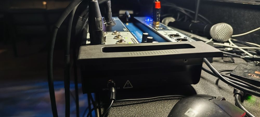 Soundcard Ui12 смесителен пулт