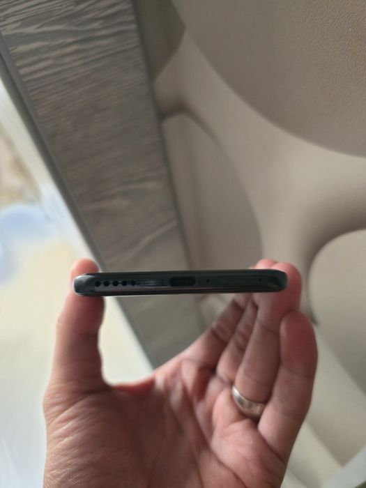 Honor 90 в хорошем состоянии