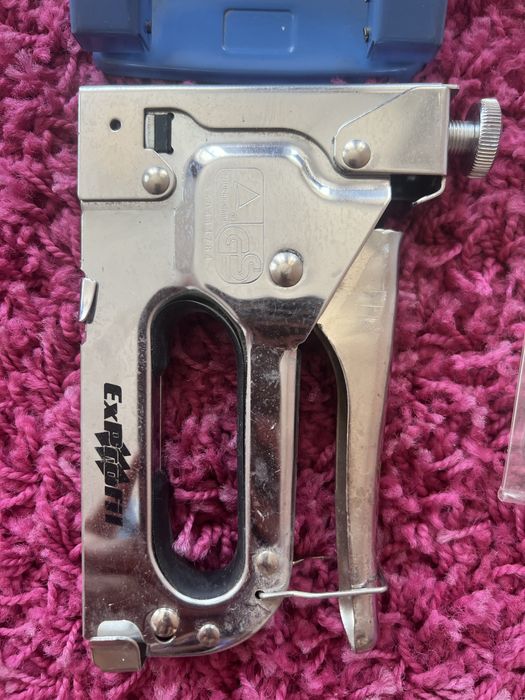 Степлеры разные и скобы новые