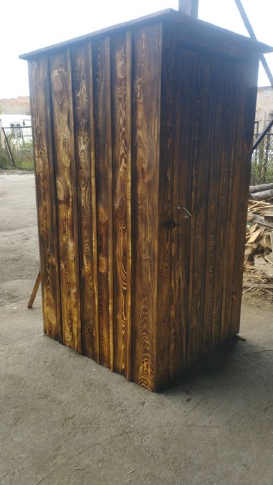 Продам уличный туалет.