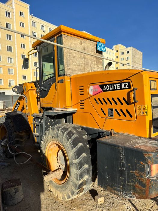 Продам фронтальный погрузчик ZL30