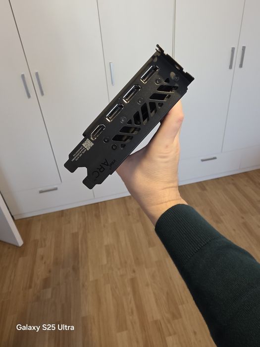 Placa video : Intel Arc 770 - 16 Gb RGB, 1200 ron pret fix