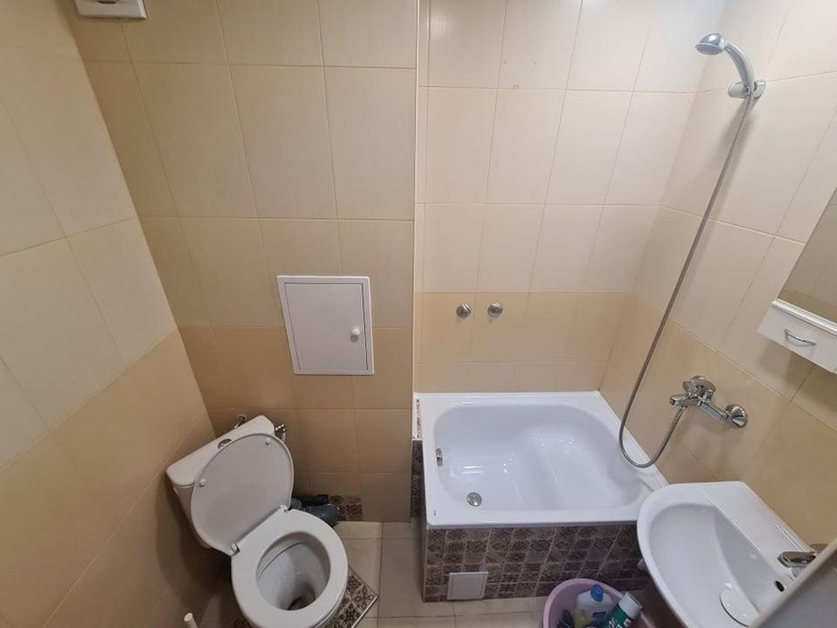 Дава се под наем Двустаен апартамент в Бургас, Славейков - 65 кв.м за 510 € - Снимка #6