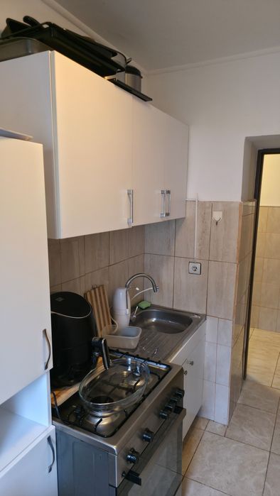 Închiriez apartament pe sezon  !