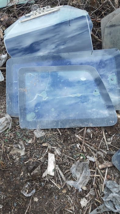 стекла на Крайслер Вояджер