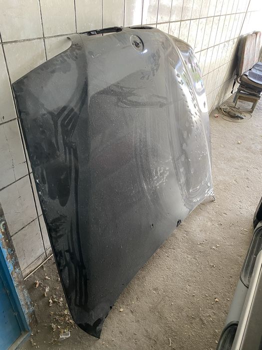 Продам капот на бмв е39