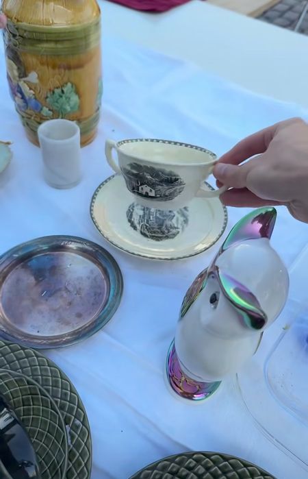 Антикварен сет за супа - купа с две дръжки с подложна чиния