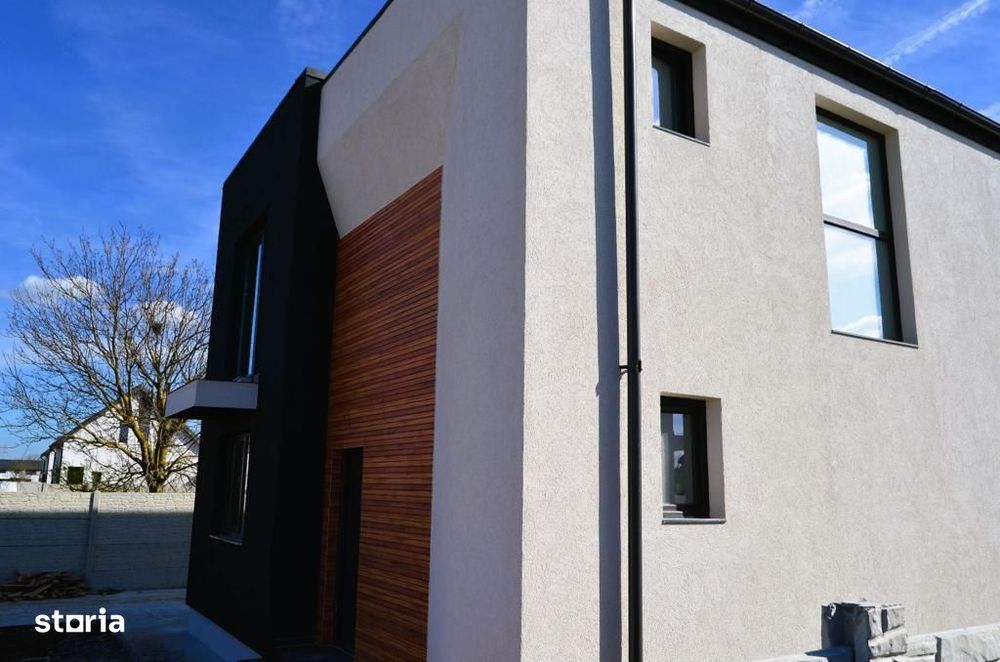 Casa/Vila Parter + 1Etaj/4 camere/Com.Berceni/Comision 0%