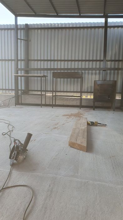 Продам мангал. Столик и печку.