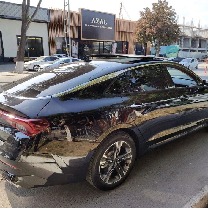 Kia K5 qora bayr