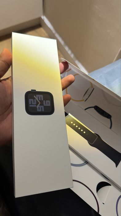 Apple Watch SE 2 новые не носили RED