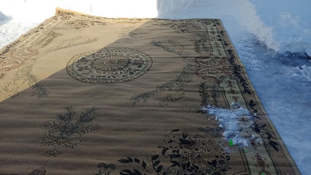 Продам ковёр 5 на 4  Адрес  возле СШ 1