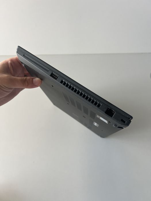 Lenovo ThinkPad T490 i5 8365u 16GB ram 512ssd