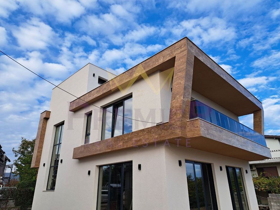 Къща в Варна-м-т Евксиноград площ 350 цена 530000