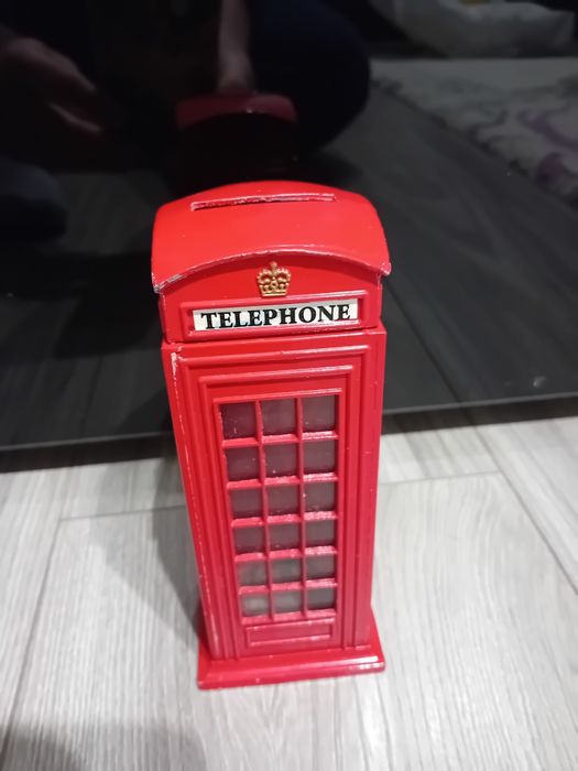 Pusculita cabina telefon UK