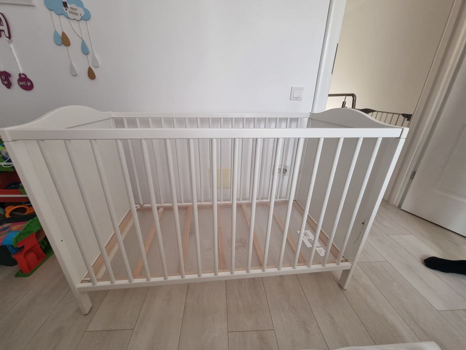 Patut bebe + saltea cocos ikea