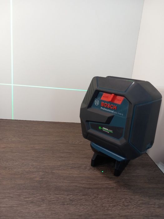 Vând laser Bosch GCL 2-50G