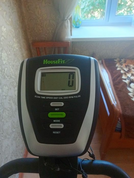 Велотренажёр HouseFit