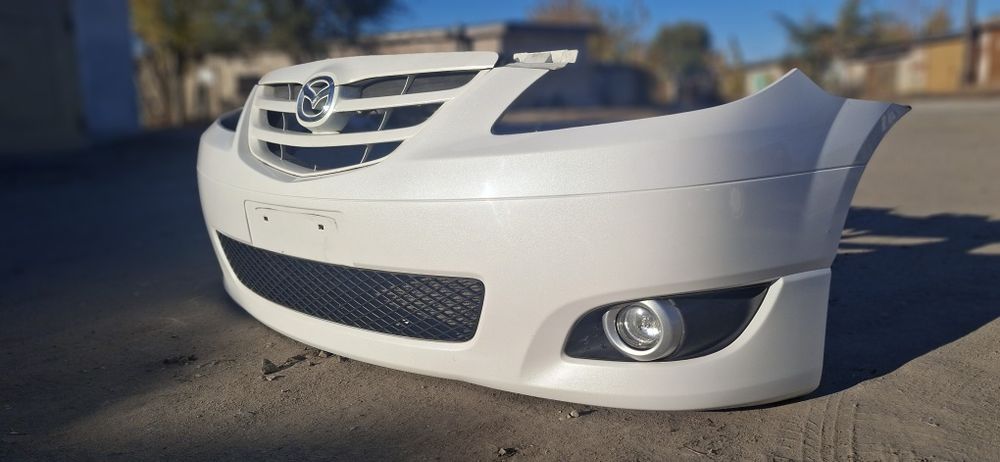 Бампер передний Mazda MPV