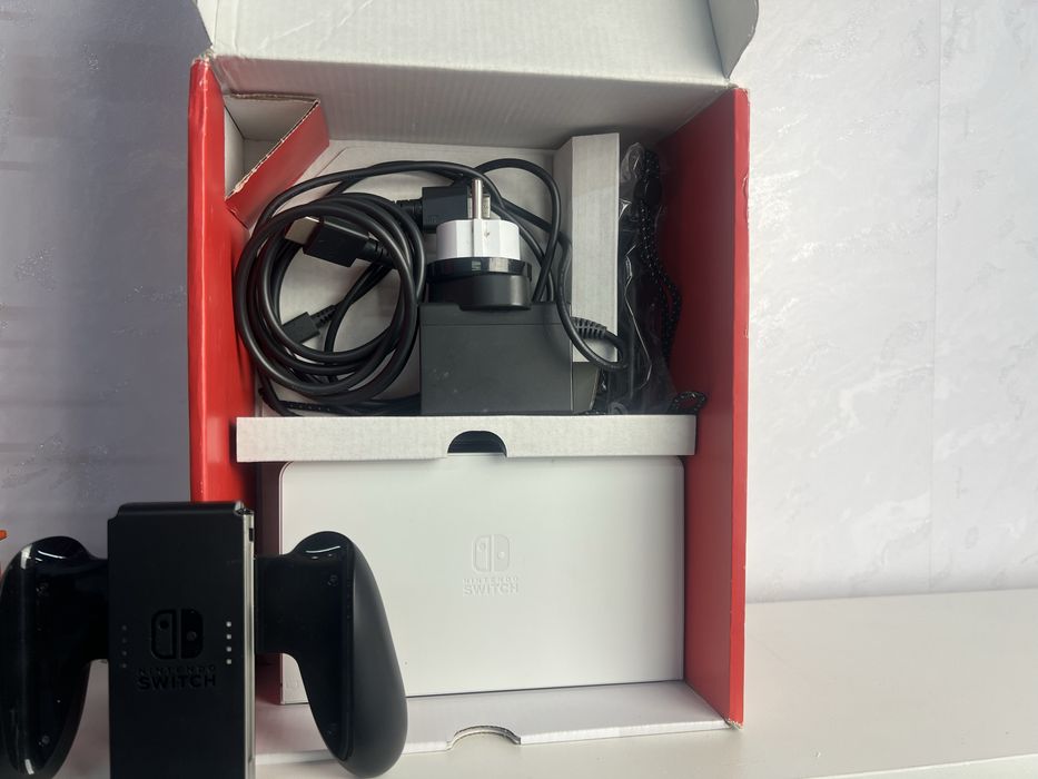 Nintendo switch oled идельное состояние как новая