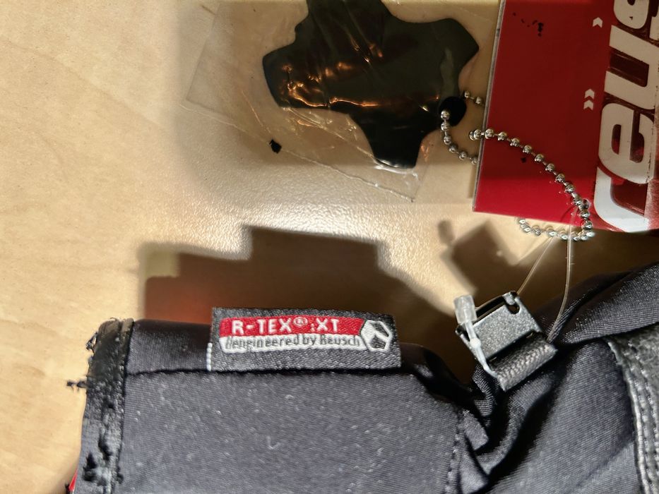 Manusi schi REUSCH soft shell marimea 8,5