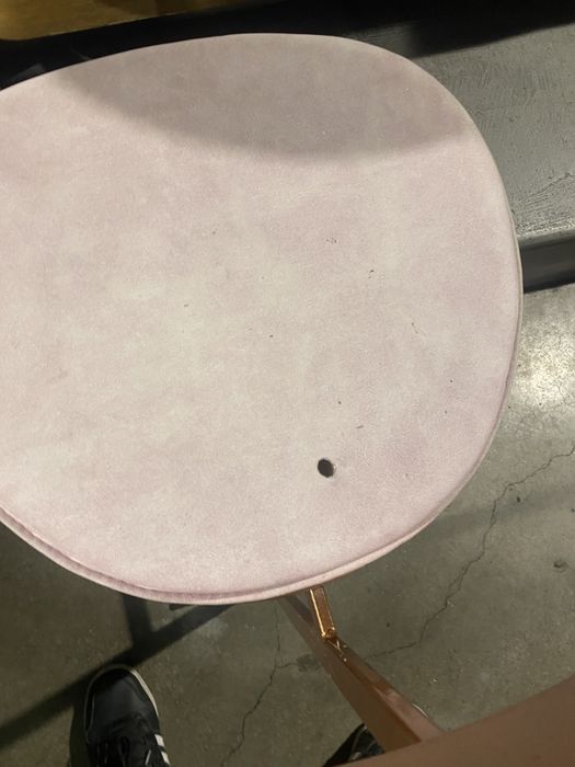 27бр. Поръчкови бар столове.