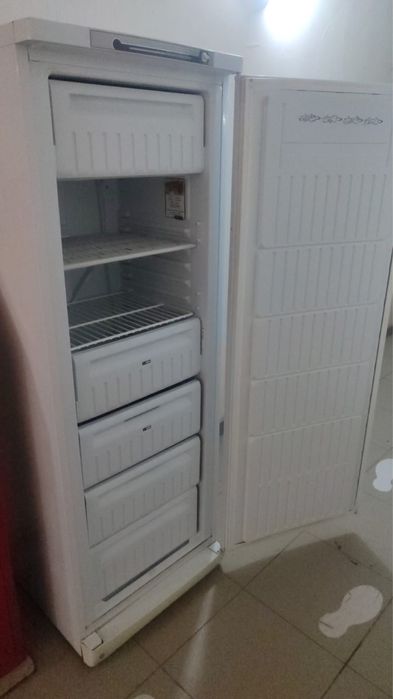 Срочно продается морозильник
