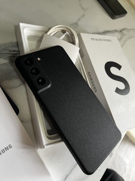Продам Samsung Galaxy S21 FE 256гб