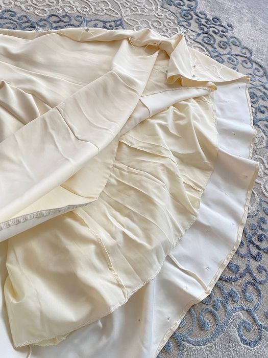 Вечернее платье  с перьями