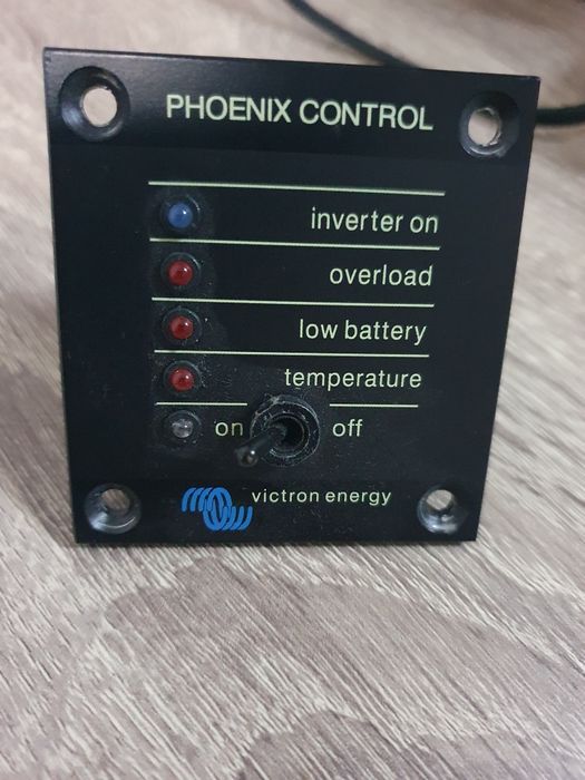 panou de control Victron Energy Phoenix Inverter Control.