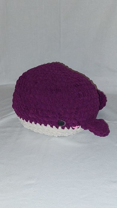 Ръчно плетена играчка - Кит