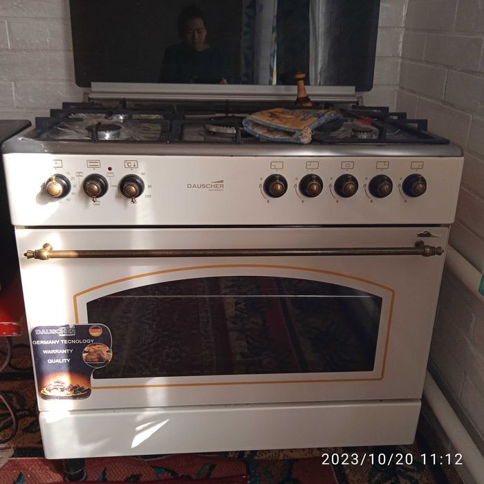 Почти новое газ плита