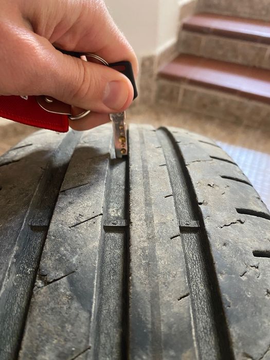 Продавам 4 летни гуми Debica 185/65 r15,