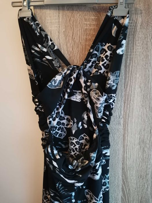 Дълга рокля с гол гръб