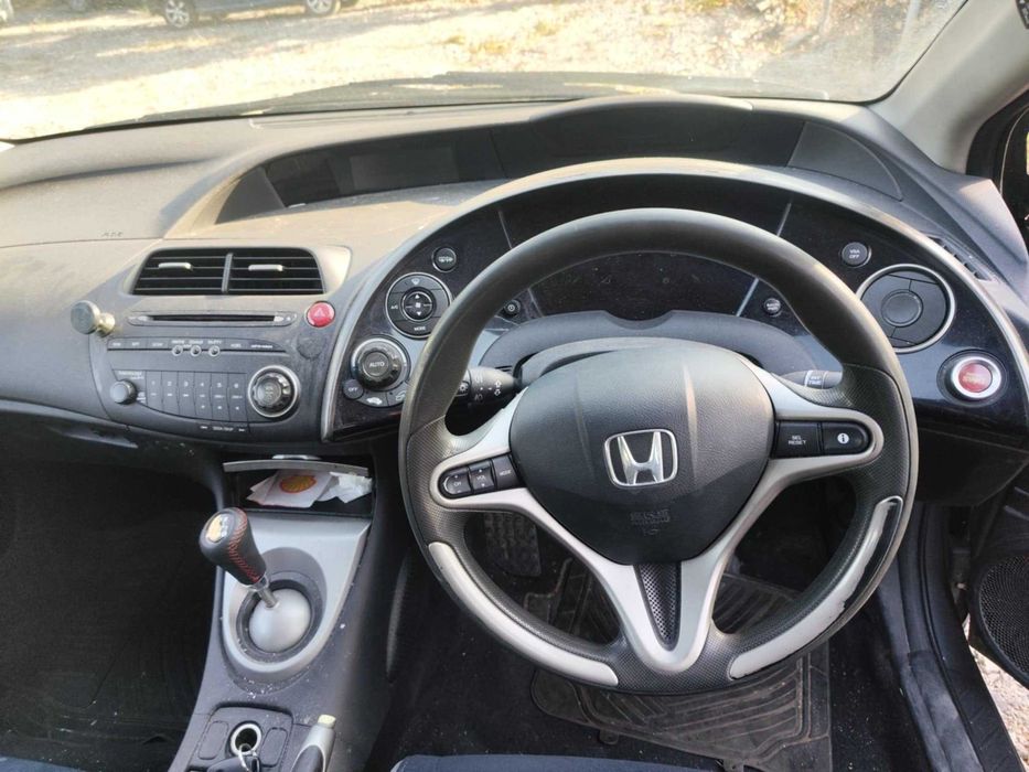 Honda Civic 8th десен волан 2.2 дизел на части