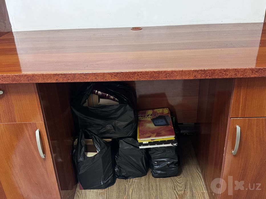 Продается письменный стол