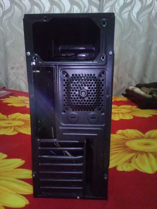 Срочно продам пустой кейс от ПК