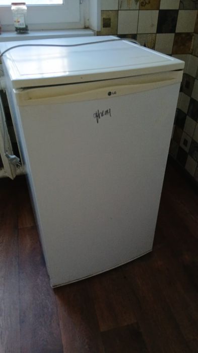 Холодельник лг срочно продоется