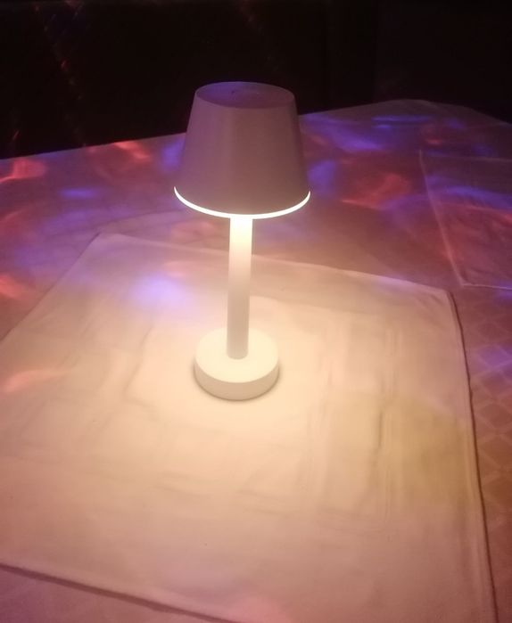 Lampa de Lumina pentru cina. pe USB c reincarcabila tine 24 h c noua in cutie