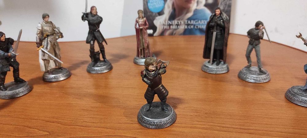 Set 9 x statuete Game of Thrones, Eaglemoss + revistele individuale