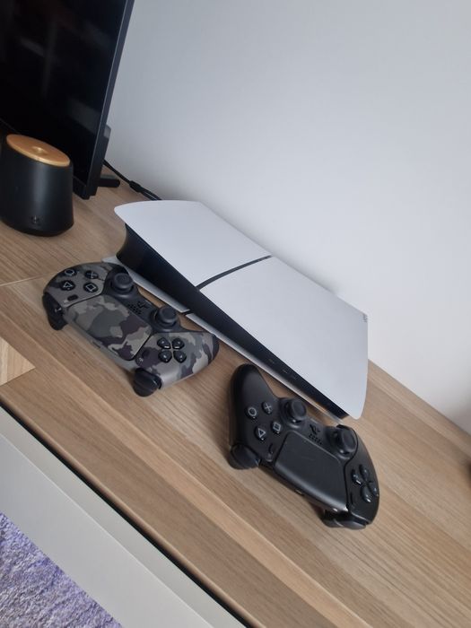 PlayStation 5 digital edition 1TB 2 Controller