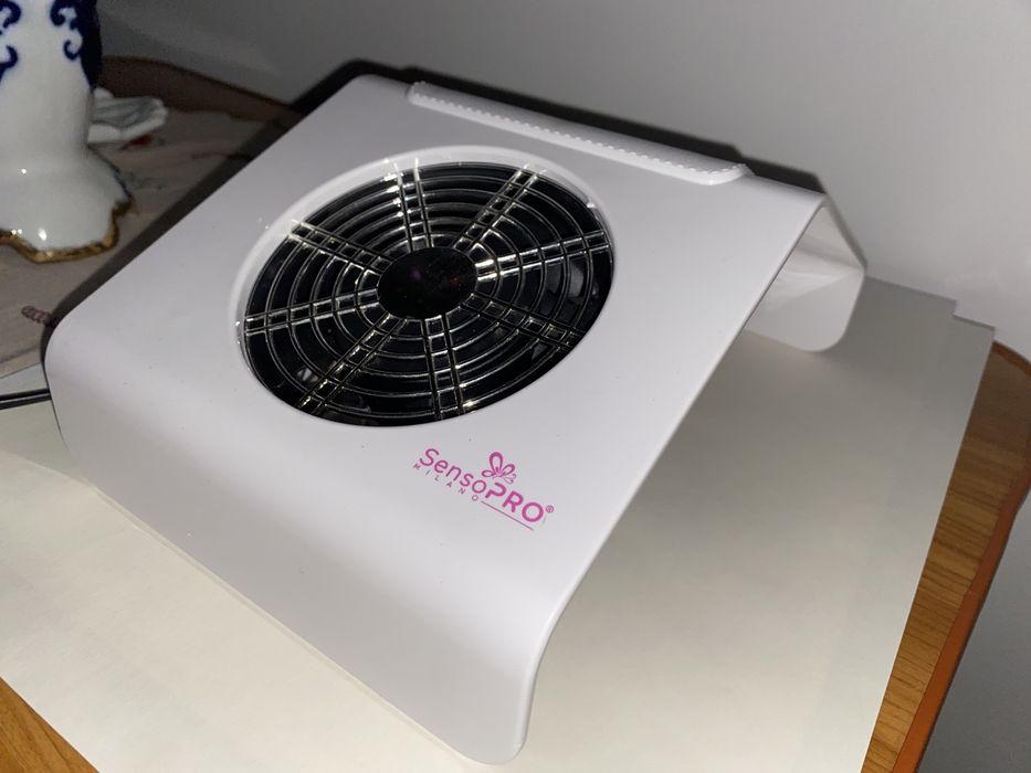 Aspirator praf unghii Sensopro