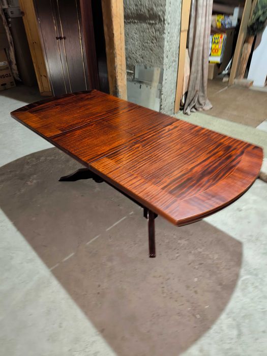 Трапезна и холна маса