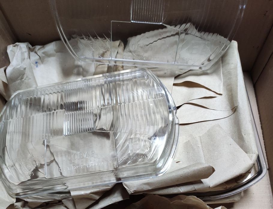 Авточасти,Решетки ,фарове Москвич ,408И,412,ИЖ,2140