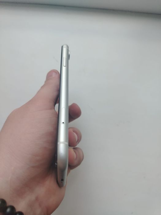 Продам iphone XR
