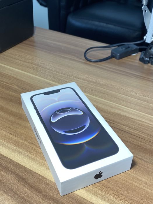 iPhone 16e• 128 GB • Black