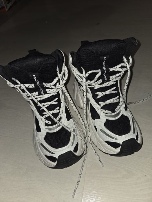 Високи маратонки made by society