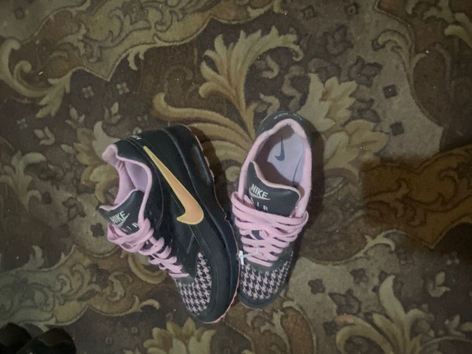 Кеды и кроссовки