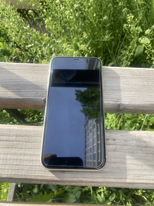 Продам Iphone 11